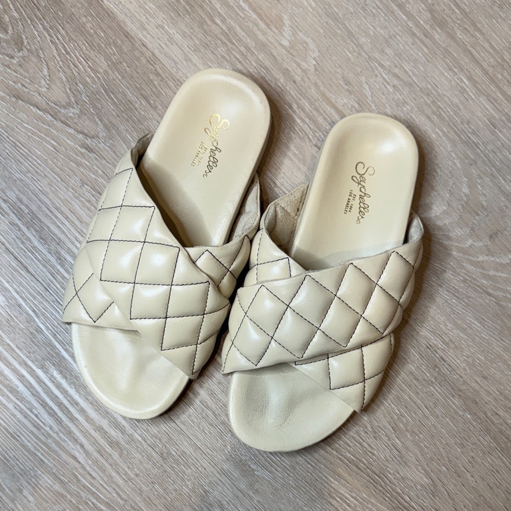 Seychelles Women's Beige Quilted Slide Sandals